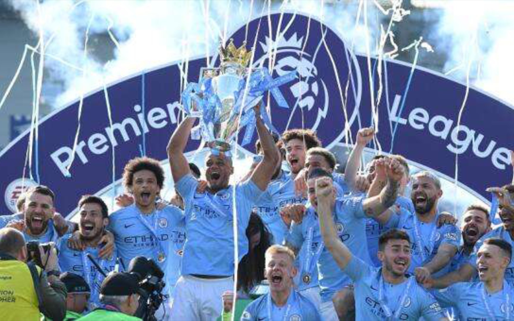 人共进晚餐 人共进晚餐